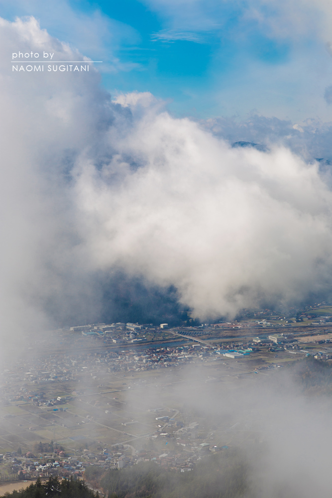 街を覆う雲